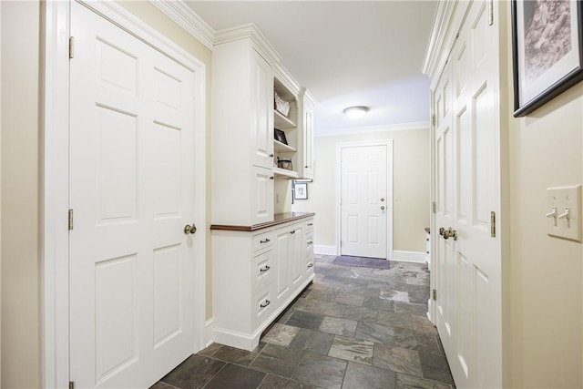 14 Creekside Ln, Pittsford, NY 14618