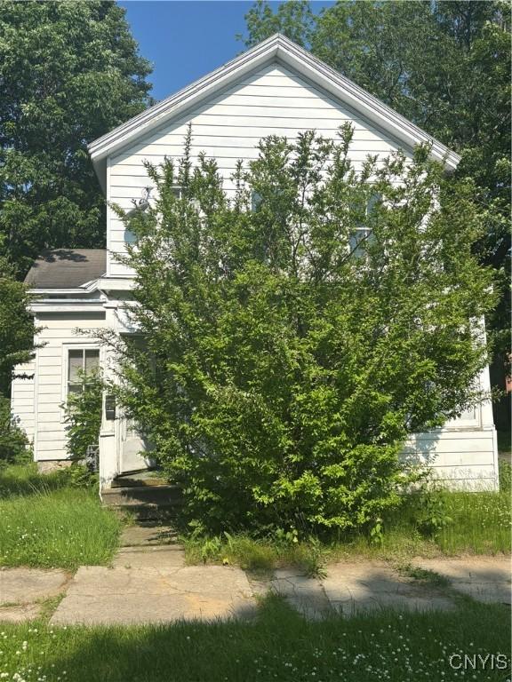 32 Broad St, Gloversville, NY 12078 - view of home's exterior