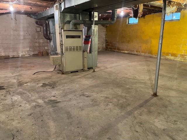 824 Franklin St, Skaneateles, NY 13152 - basement with heating unit