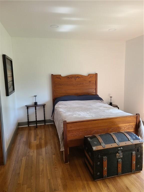 1324 New Seabury Ln, Victor, NY 14564 - bedroom featuring wood finished floors and baseboards