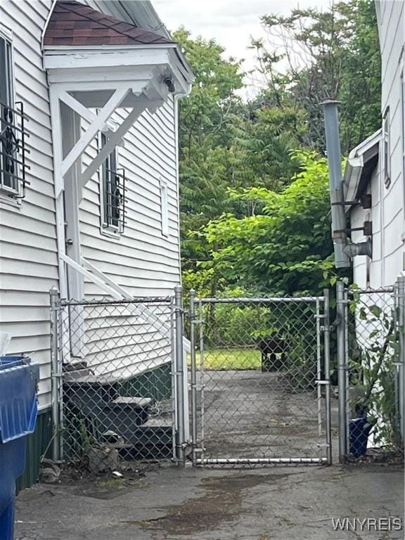 129 Liddell St, Buffalo, NY 14212 - view of home's exterior featuring a gate
