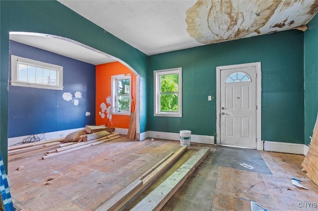 207 Boyden St, Syracuse, NY 13203 - foyer with healthy amount of natural light and arched walkways
