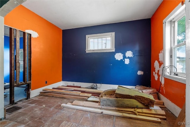 207 Boyden St, Syracuse, NY 13203 - spare room with healthy amount of natural light
