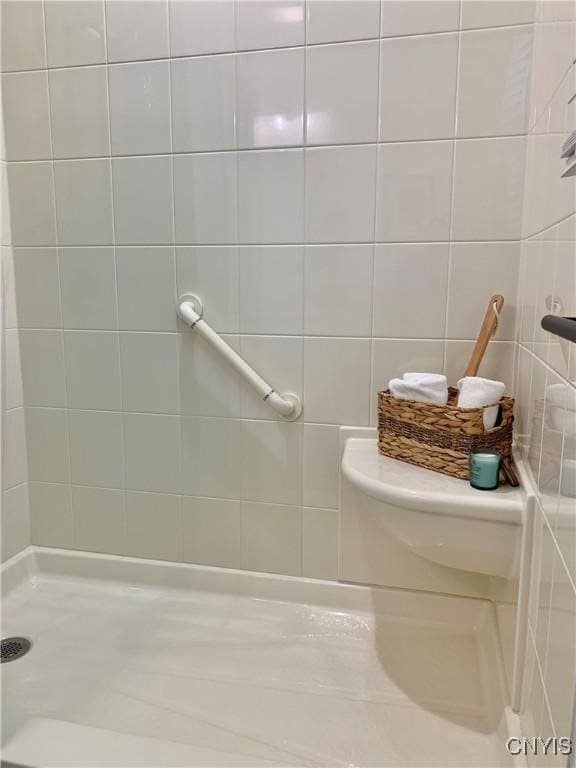 17 Benton Cir, New Hartford, NY 13501 - full bathroom with tiled shower and toilet