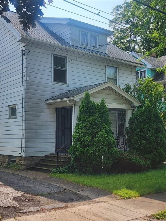94 Wetmore Park, Rochester, NY 14606 - traditional style home featuring entry steps