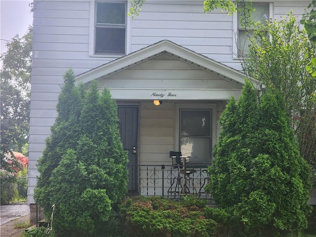 94 Wetmore Park, Rochester, NY 14606 - entrance to property featuring covered porch
