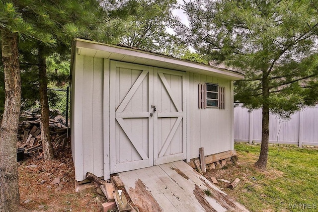 425 Vanderbilt Ave, Niagara Falls, NY 14305 - view of shed
