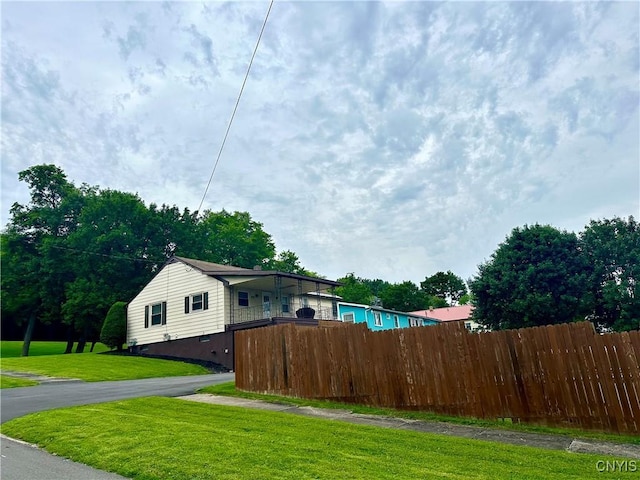 407 Pleasant St, Utica, NY 13501 - view of yard