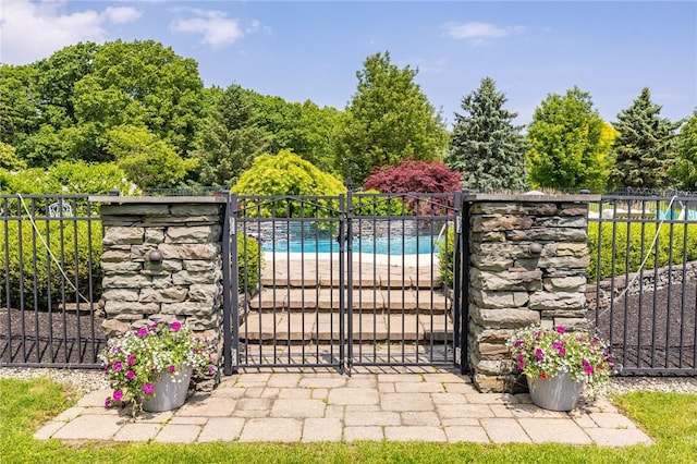 15 Cathedral Oaks, Perinton, NY 14450 - view of gate