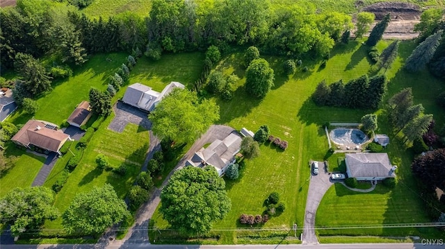 810 Franklin St, Skaneateles, NY 13152 - aerial perspective of suburban area