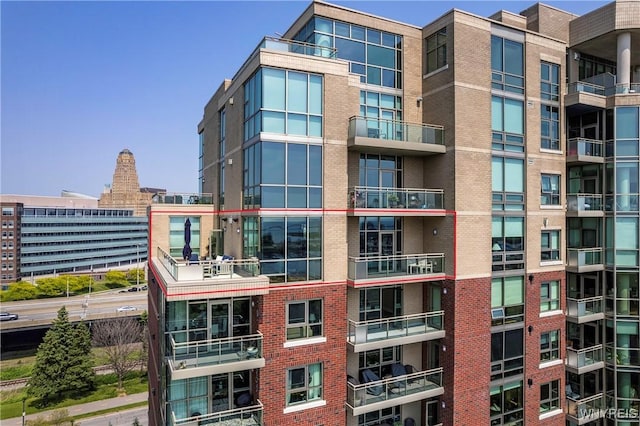 132 Lakefront Blvd Unit 804, Buffalo, NY 14202 - view of apartment building / complex