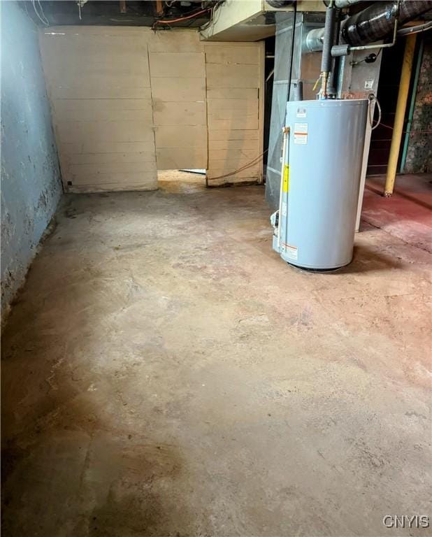 373 S Collingwood Ave, Syracuse, NY 13206 - unfinished below grade area featuring gas water heater