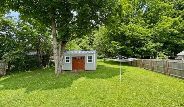 4079 Onondaga Blvd, Onondaga, NY 13031 - view of yard featuring a shed
