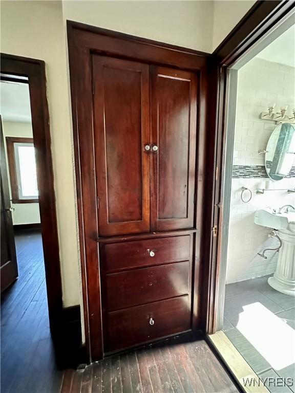 2010 Niagara St, Niagara Falls, NY 14303 - view of closet