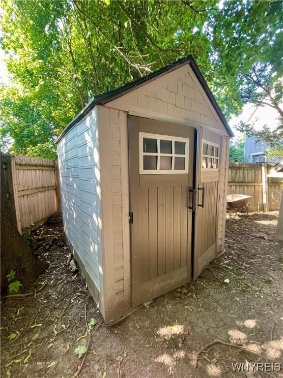 2010 Niagara St, Niagara Falls, NY 14303 - view of shed featuring a fenced backyard