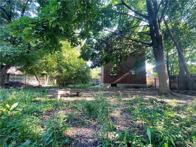 2010 Niagara St, Niagara Falls, NY 14303 - view of yard