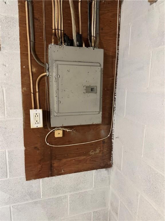 94 Brookhaven, Rochester, NY 14621 - utilities with electric panel