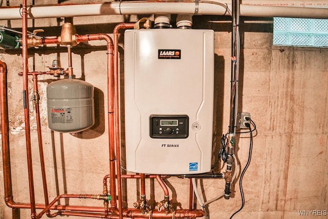 425 Tryon Dr, Lewiston, NY 14092 - utilities featuring tankless water heater