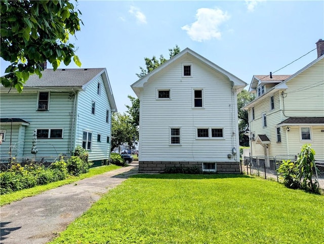 64 Saint Jacob St, Rochester, NY 14621 - back of property
