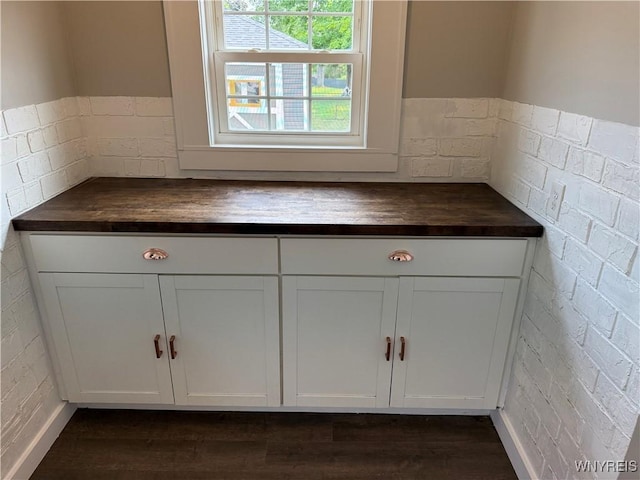 17 Orchard Ave, Evans, NY 14006 - detailed view of wood finished floors