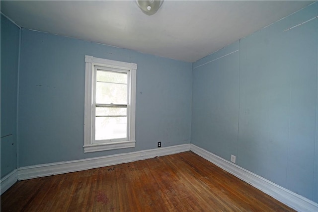 362 Euclid Ave, Elmira-City, NY 14905 - unfurnished room with wood finished floors and baseboards