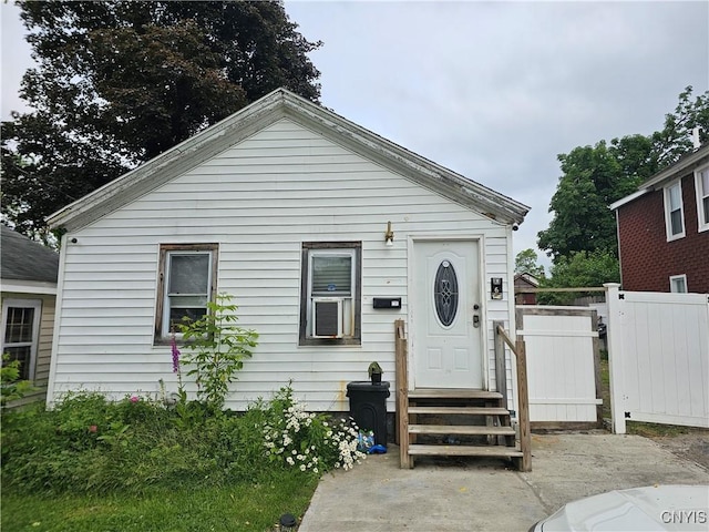 6 Bryant St, Utica, NY 13502 - view of front of property featuring entry steps
