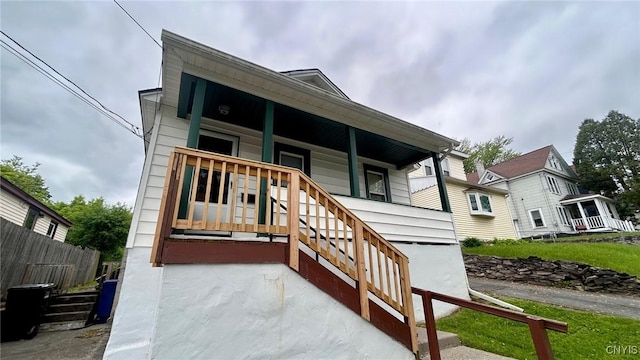 318 Boyden St, Syracuse, NY 13203 - view of front of property featuring covered porch