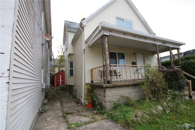 995 Tonawanda St, Buffalo, NY 14207 - view of front facade with covered porch