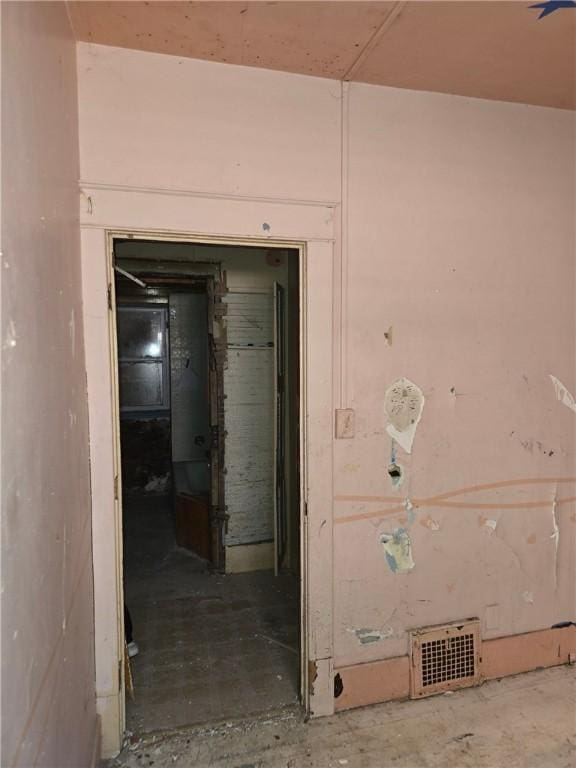 1791 Welch Ave, Niagara Falls, NY 14303 - view of hallway