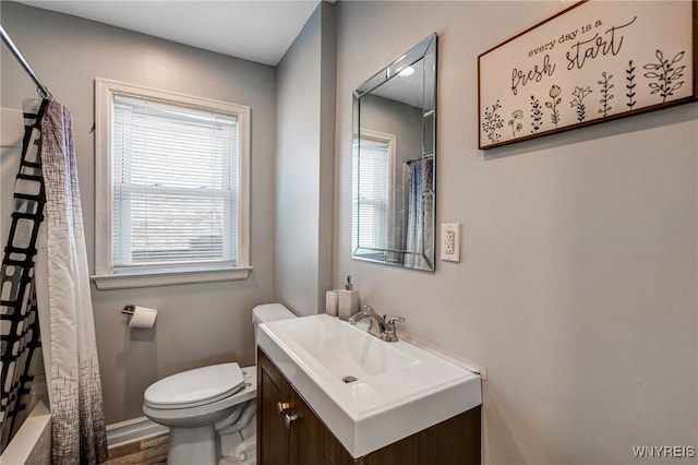 2776 Forest Ave, Niagara Falls, NY 14303 - full bathroom featuring healthy amount of natural light and vanity