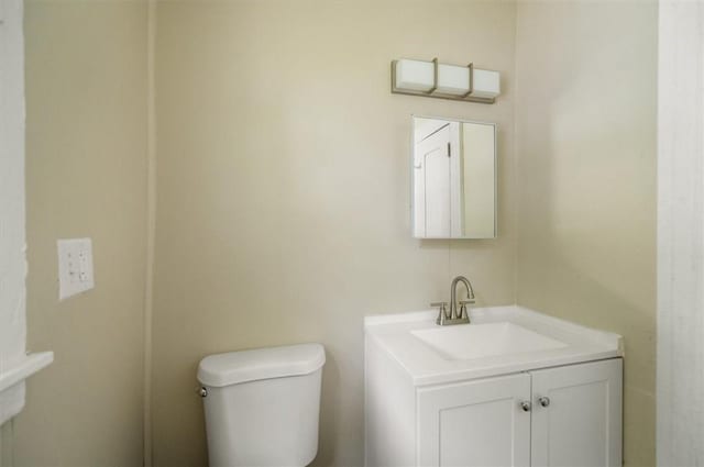 37 Nelson St, Auburn, NY 13021 - half bath featuring toilet and vanity