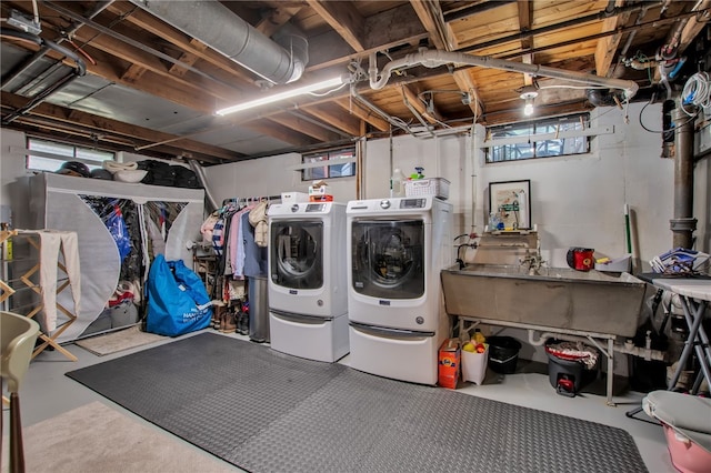 847 Starin Ave, Tonawanda-Town, NY 14223 - laundry room featuring washer and dryer