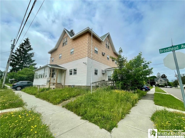 102 Broadhead Ave, Jamestown, NY 14701 - view of side of property featuring entry steps