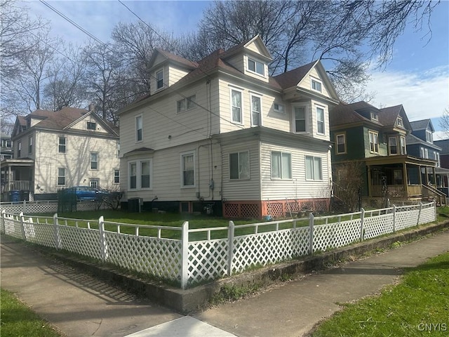 101 Avondale Pl, Syracuse, NY 13210 - view of side of home