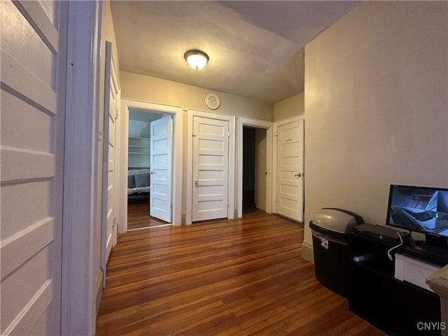 101 Avondale Pl, Syracuse, NY 13210 - interior space featuring dark wood-style floors and baseboards