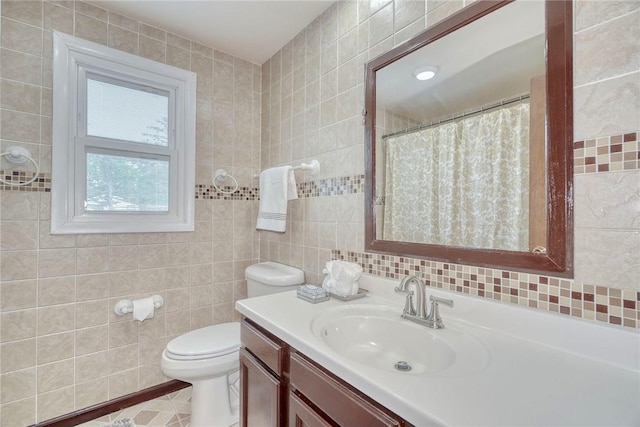 21 Wethersfield Rd, Chili, NY 14624 - full bathroom featuring tile walls, vanity, and a shower with curtain