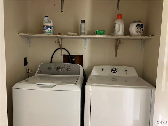 462 Hacadam Rd, Frankfort, NY 13456 - laundry room with independent washer and dryer