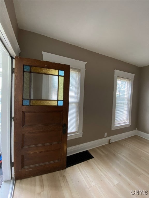 409 W 1st St S, Fulton, NY 13069 - entryway featuring light wood-type flooring