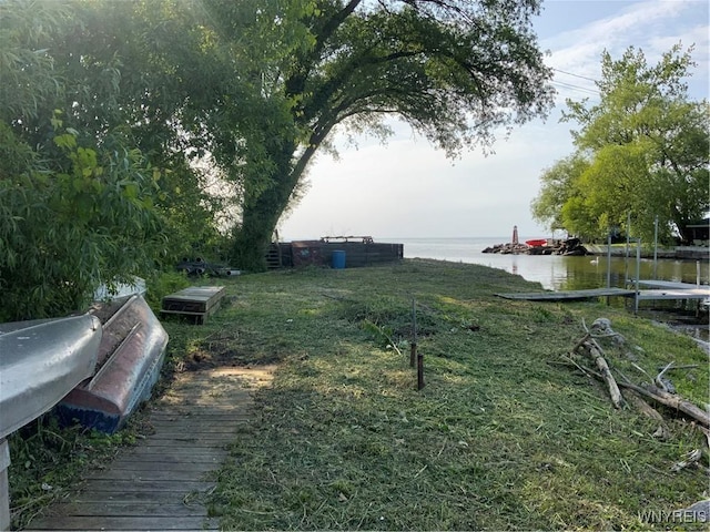 926 Bluff Rd, Carlton, NY 14571 - view of yard featuring a water view