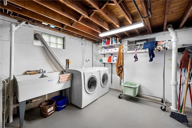 124 Allenhurst Rd, Amherst, NY 14226 - washroom featuring independent washer and dryer