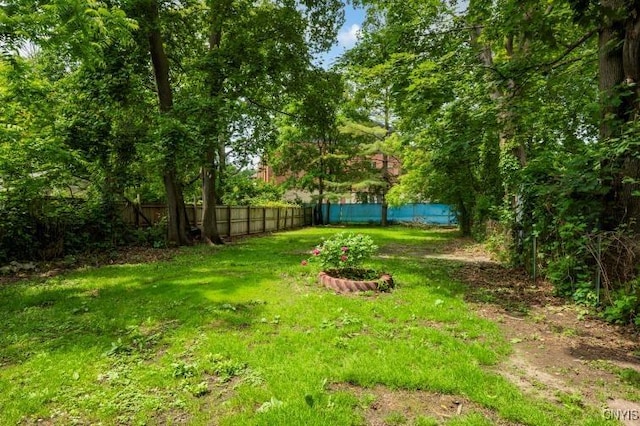 321 Pleasant Ave, Oneida-Inside, NY 13421 - view of fenced backyard