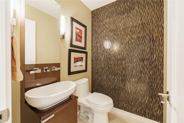 5 Elmwood Hill Ln, Brighton, NY 14610 - bathroom featuring toilet and vanity