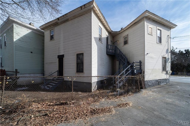 151 Oak St, Syracuse, NY 13203 - back of property