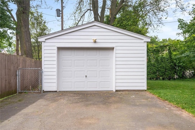 199 Brett Rd, Irondequoit, NY 14609 - detached garage featuring driveway