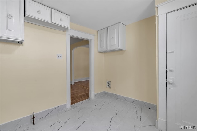 275 Olympic Ave, Buffalo, NY 14215 - empty room featuring light marble finish floors and baseboards
