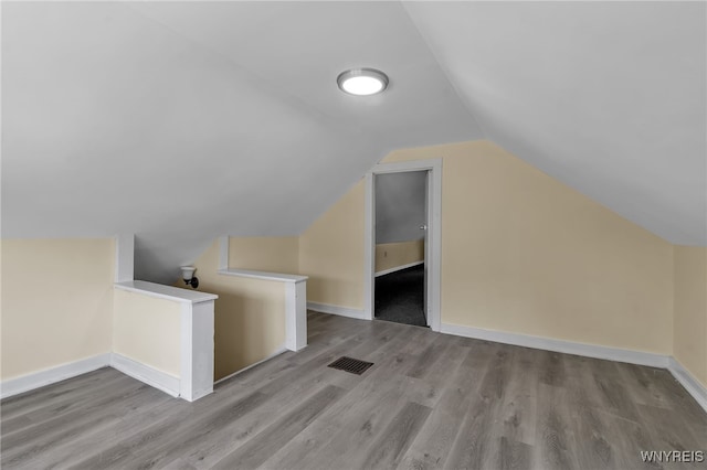 275 Olympic Ave, Buffalo, NY 14215 - bonus room with wood finished floors and vaulted ceiling