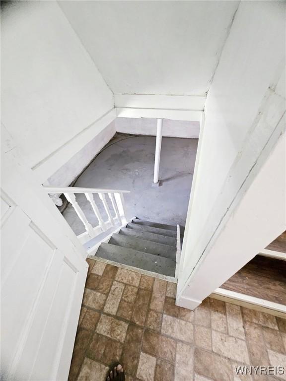 269 Westminster Ave, Buffalo, NY 14215 - view of stairway