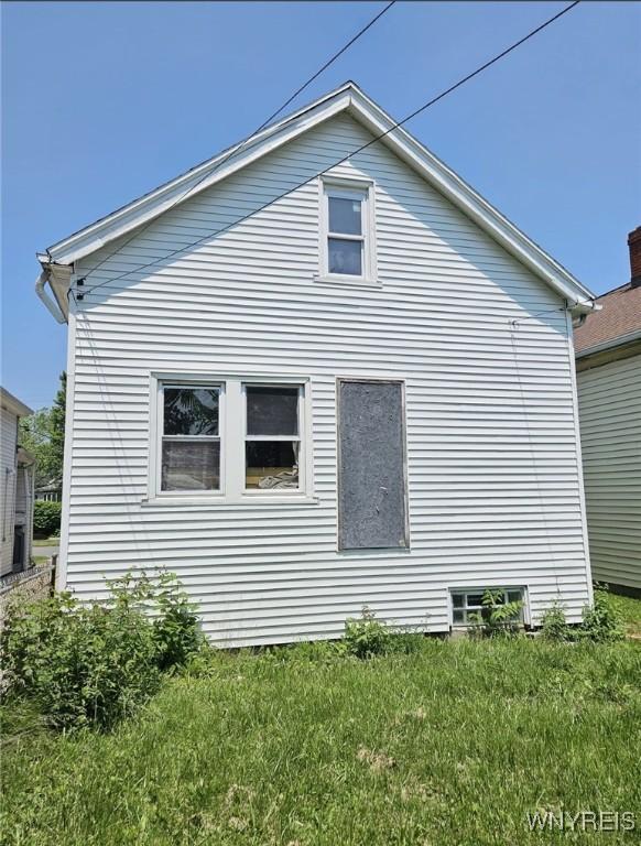 269 Westminster Ave, Buffalo, NY 14215 - view of side of property featuring a yard