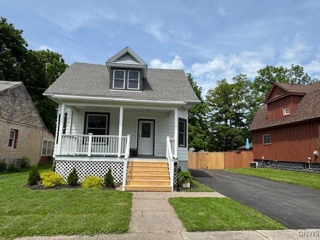 338 Leonard St, Oneida-Inside, NY 13421 - bungalow-style house with a porch