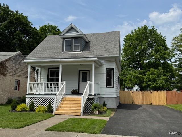 338 Leonard St, Oneida-Inside, NY 13421 - bungalow-style house featuring a porch and roof with shingles